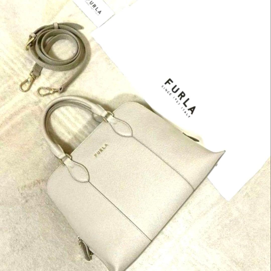 FURLA フルラ グレージュ ヴィットリアMドーム 2wayレザーハンドバッグ