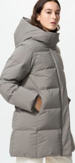 ユニクロシームレスダウンショートコート婦人用Mサイズ ブラック