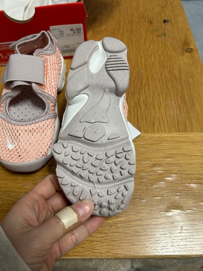 Nike ピンク スニーカー 17センチ　NIKEエアリフト2