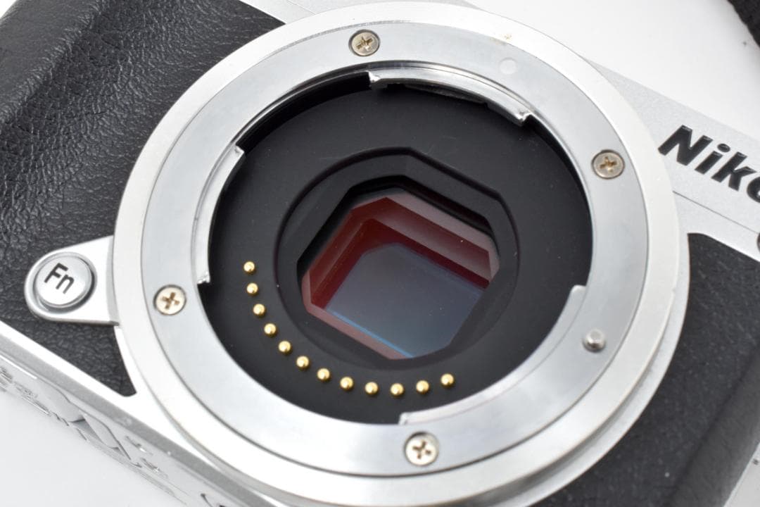 Nikon 1 J5 シルバー デジタルカメラ ミラーレス 一眼