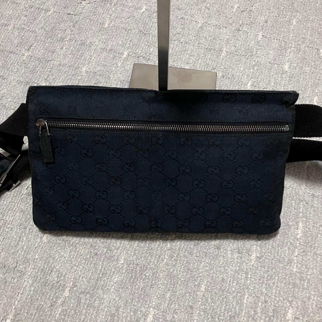 グッチ［ボディバッグ］GGキャンバス　クロスボディ　ショルダーバッグ　ブラック