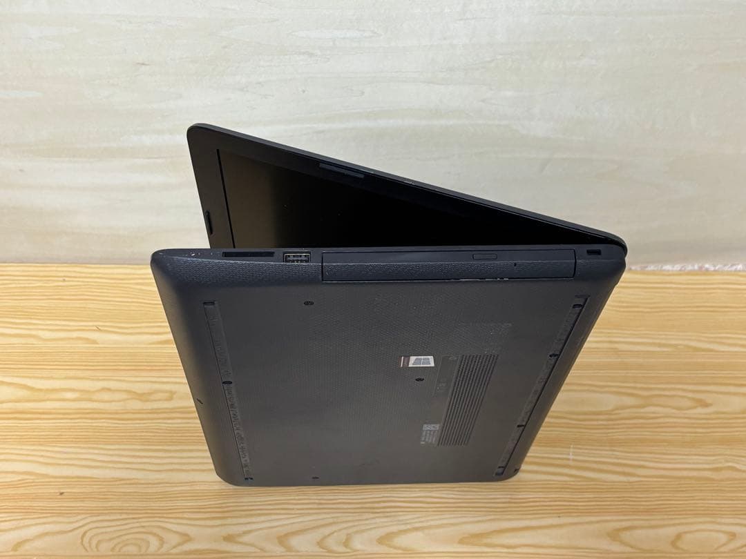 ノートPC HP250G7 i3-8145U メモリ4GB SSD120GB①