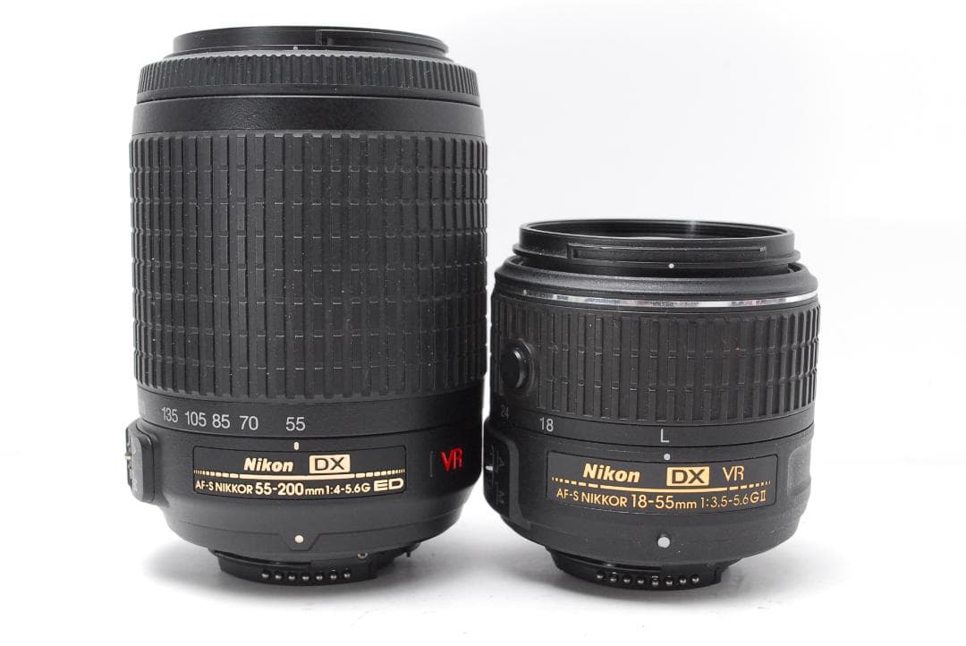 ショット数・使用感少なめ　Nikon D3300　スマホ転送　希少カラー　レッド