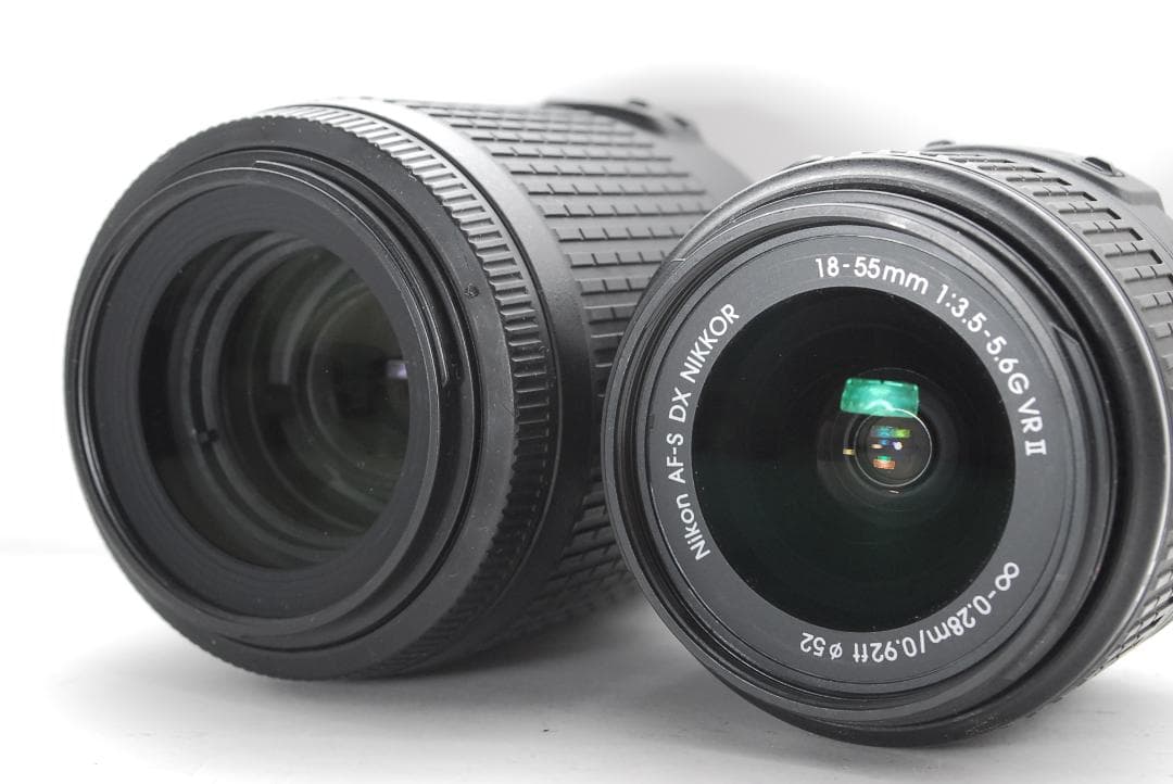 ショット数・使用感少なめ　Nikon D3300　スマホ転送　希少カラー　レッド