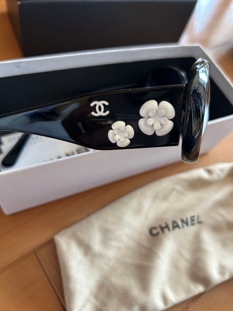 CHANEL ブラック サングラス 8113