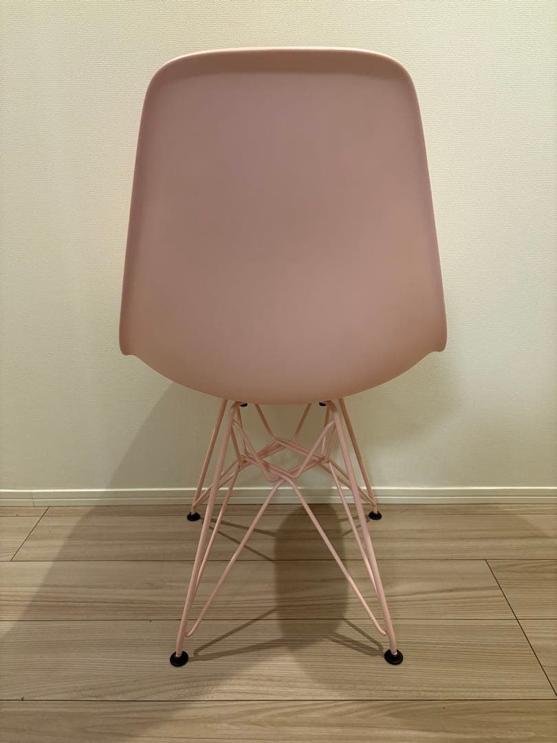 Herman Miller X HAY ピンクシェルサイドチェア