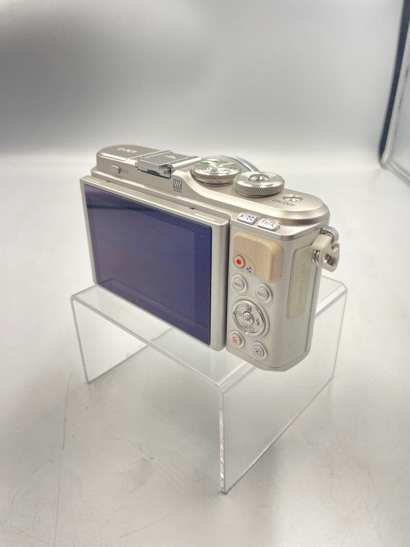 オリンパス E-PL9 デジタルカメラ ミラーレス一眼 PEN