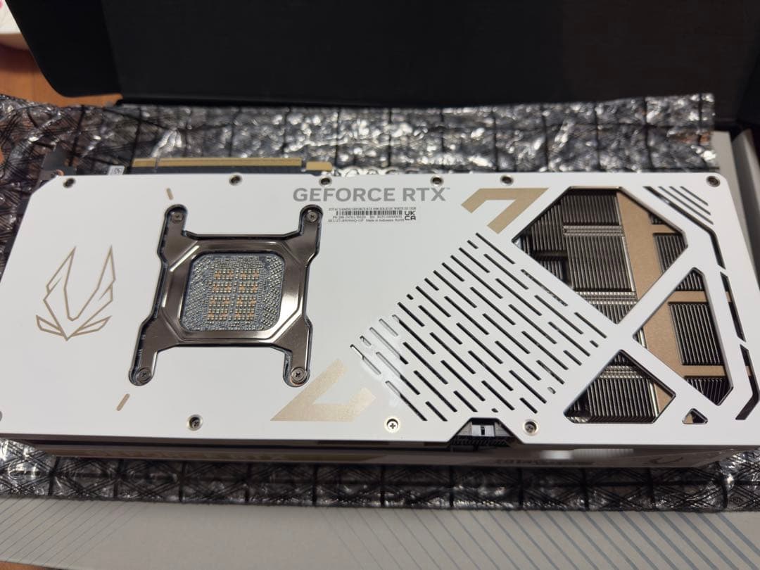 グラフィックボード・グラボ・ビデオカード ZOTAC GAMING RTX 5090 SOLID OC WE