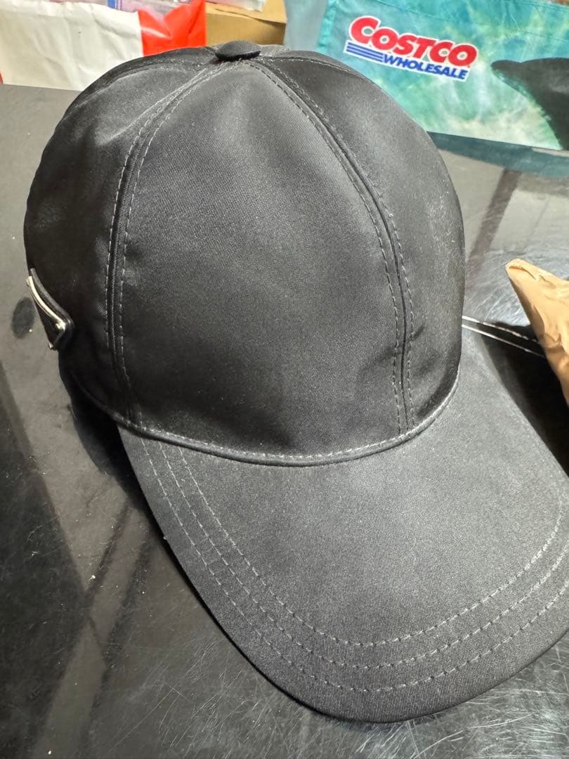 PRADA ブラック ナイロン キャップ