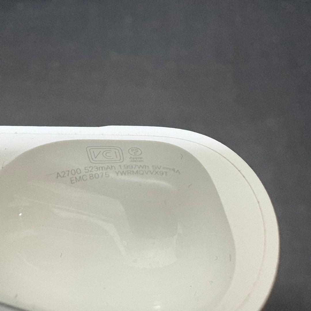 AirPods pro 2 本体 ホワイト 充電ケース付き　左耳のみ