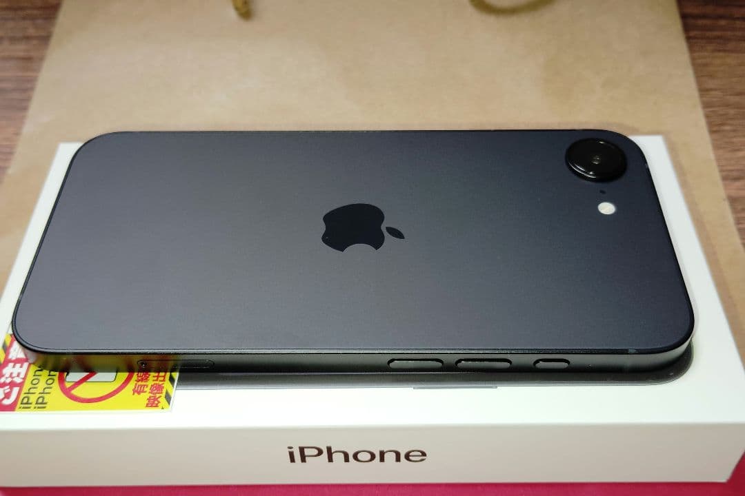 Apple iPhone16e 128GBブラック SIMフリー(docomo)
