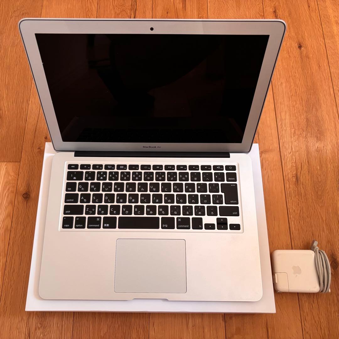 【美品】MacBook Air 13インチ Mid 2012 / 初期化済み