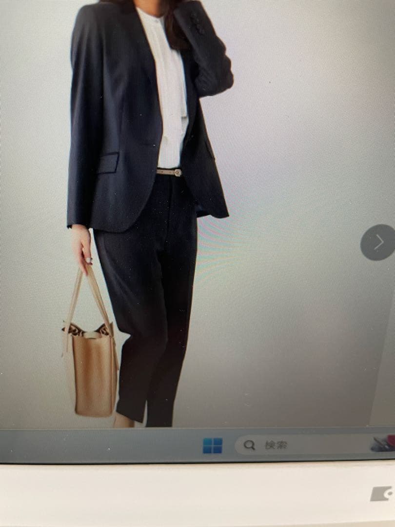 O*O様 今期タグ付新品　アンタイトル　ウーステッドパンツスーツです