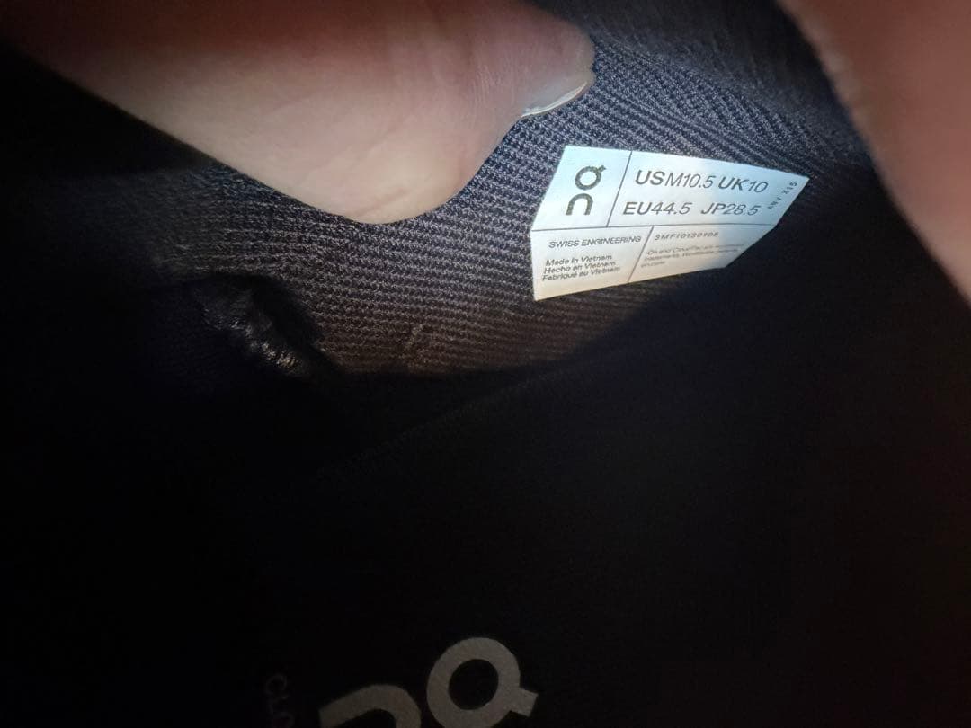 On ブラック Cloudswift 4 スニーカー