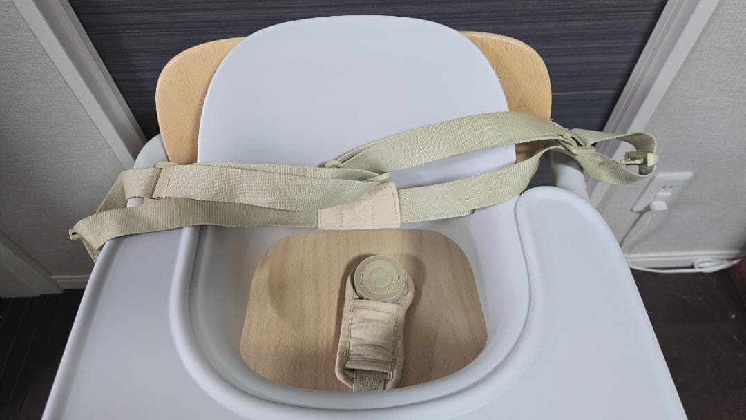 Cybex ハイチェア（サンドホワイト）ハーネス＆スナックトレー付き