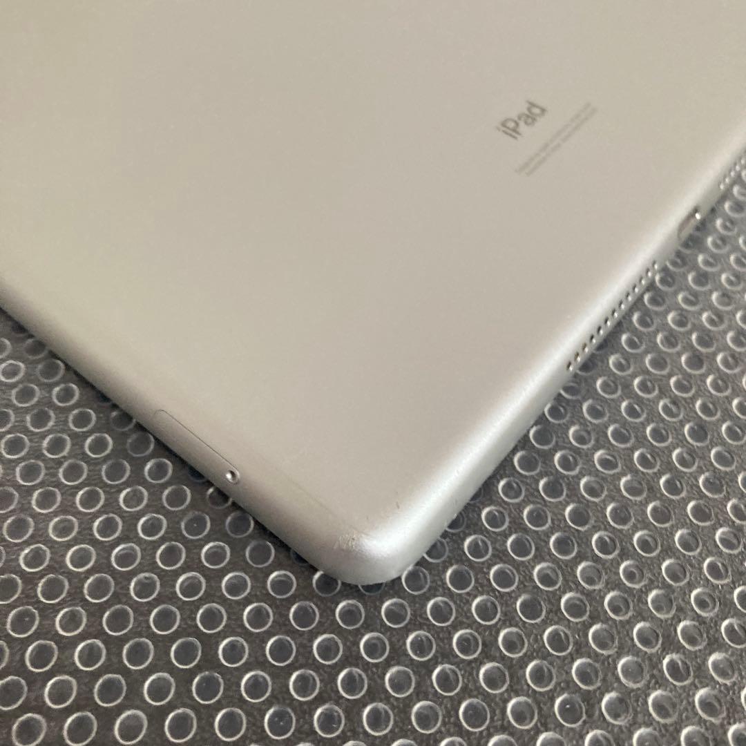 3581【早い者勝ち】電池最良好☆iPad8 第8世代 32GB SIMフリー☆
