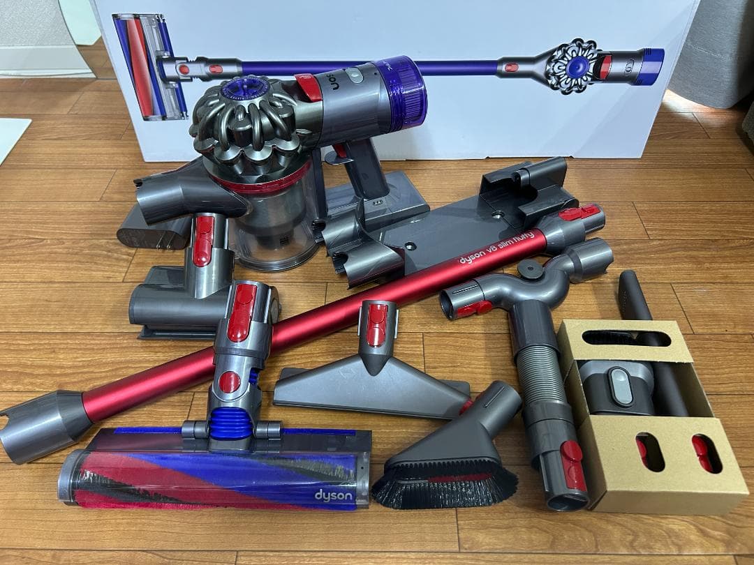 【使用極少】dyson V8 slim 作動良好　【未使用】アクセサリ多数