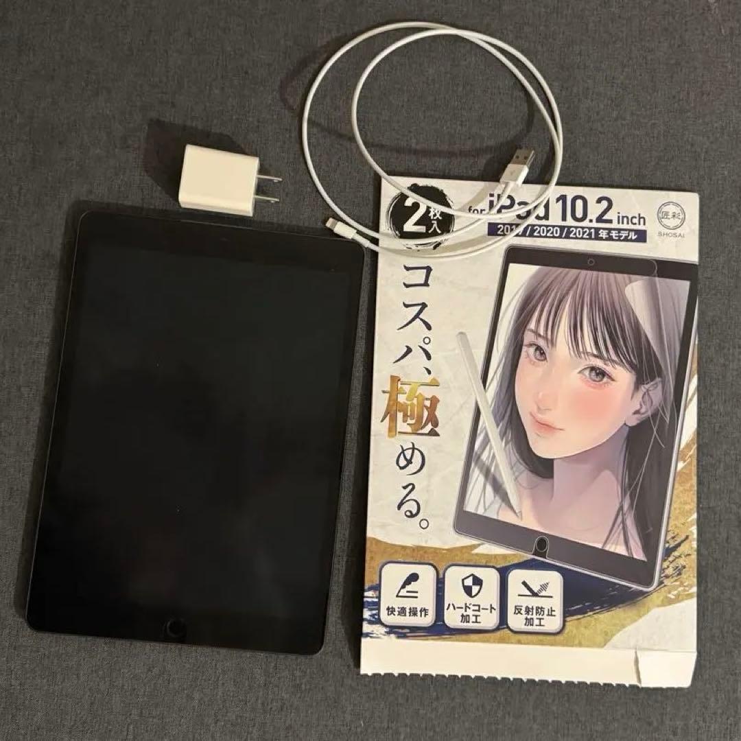 iPad 第9世代 wi-fiモデル 64GB 本体と充電ケーブル　フィルム付き