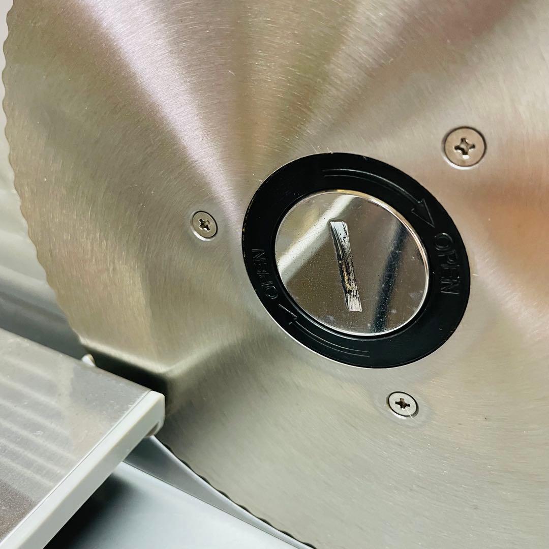 デロンギ電動フードスライサー 美品⭐︎SL360⭐︎ 送料込み！