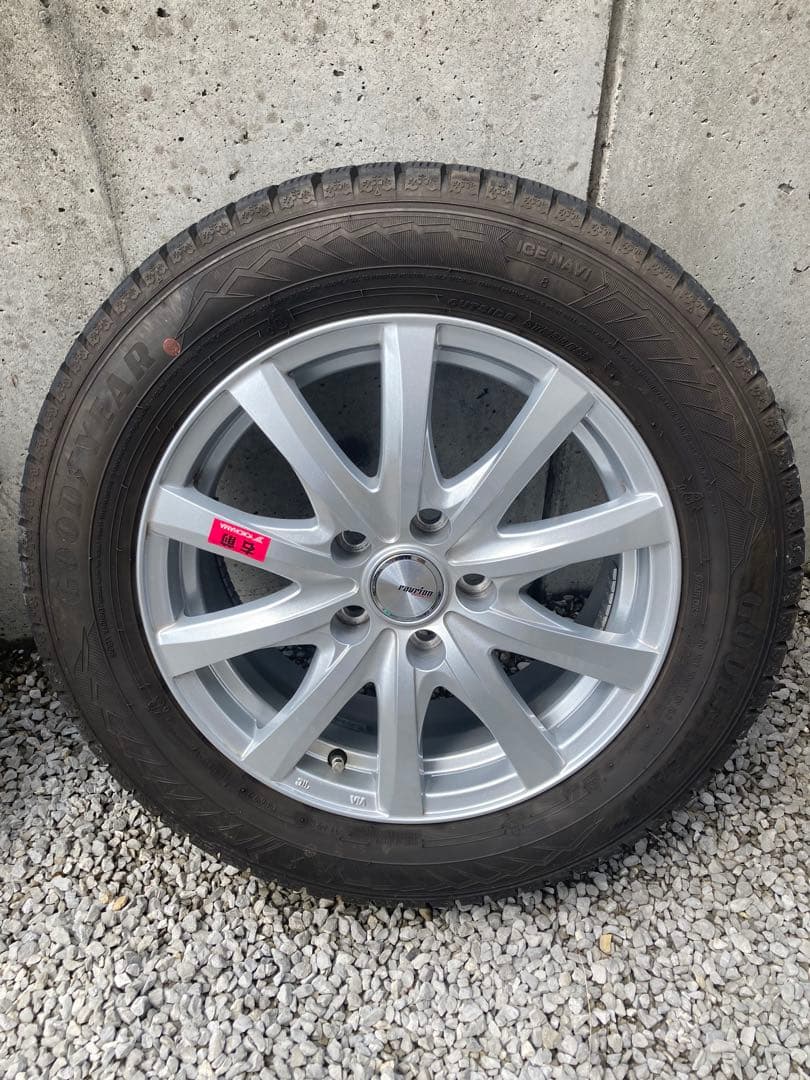 スタッドレスタイヤ　GOOD YEAR 205／60R16 92Q 16インチ