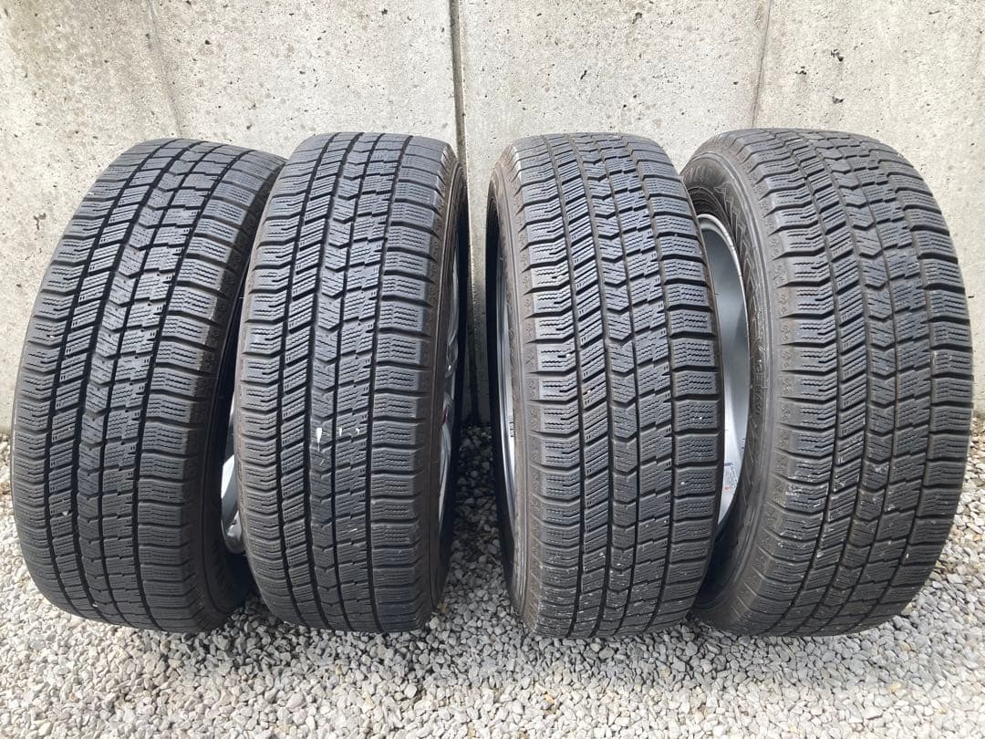 スタッドレスタイヤ　GOOD YEAR 205／60R16 92Q 16インチ