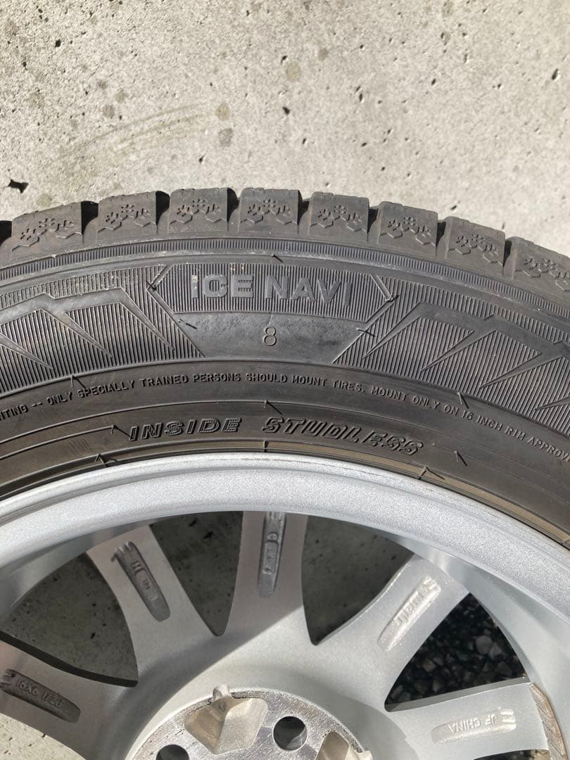 スタッドレスタイヤ　GOOD YEAR 205／60R16 92Q 16インチ