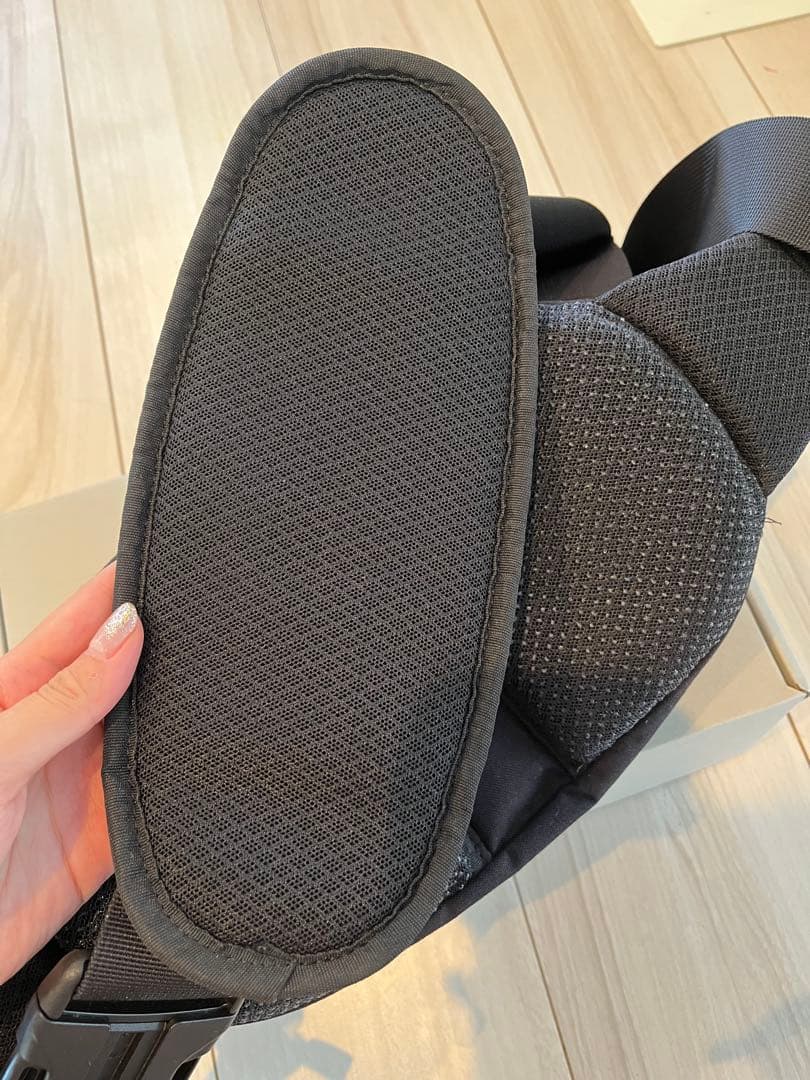 Hugoo ブラック×ミルクティーベージュ　2025最新　ヒップシート 収納袋付