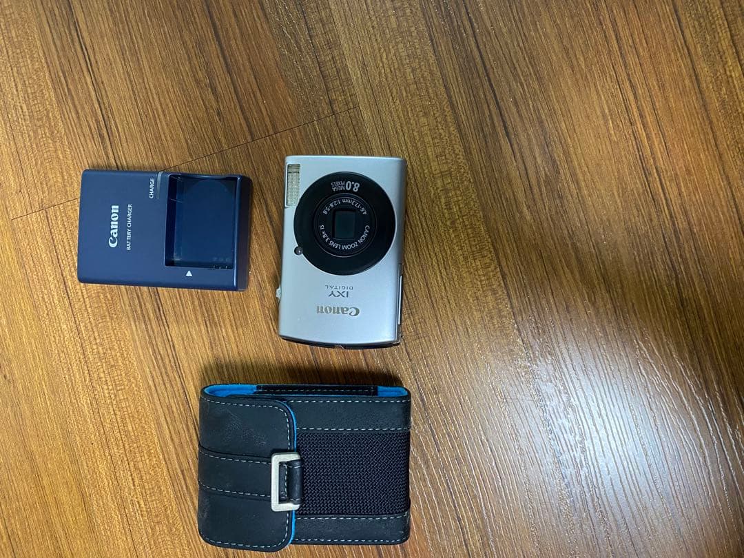 キャノンデジタルカメラ　ケース付き