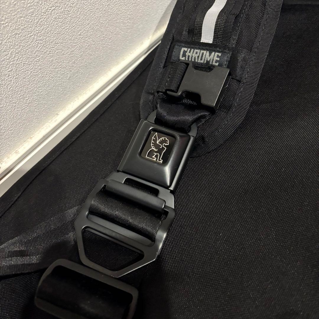 【未使用級】CHROME ブラック メッセンジャーバッグショルダーバッグ