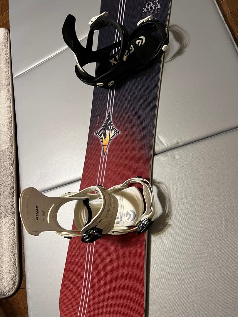 NEVER SUMMER スノーボード 赤/黒 ビンディング　セット