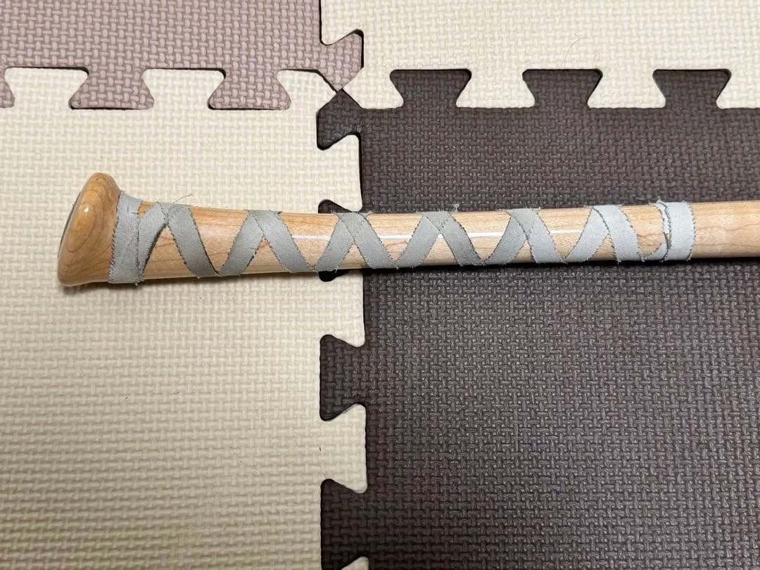 AXEバット　硬式木製バット　84センチ