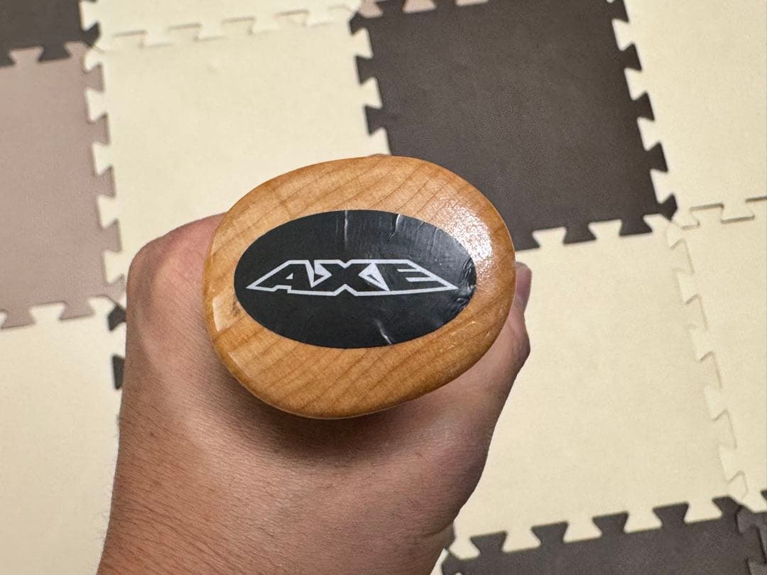 AXEバット　硬式木製バット　84センチ