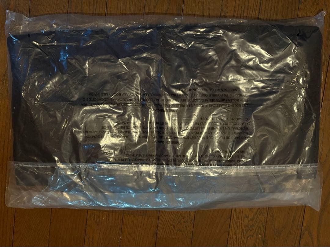 ブラック ジップアップジャケット