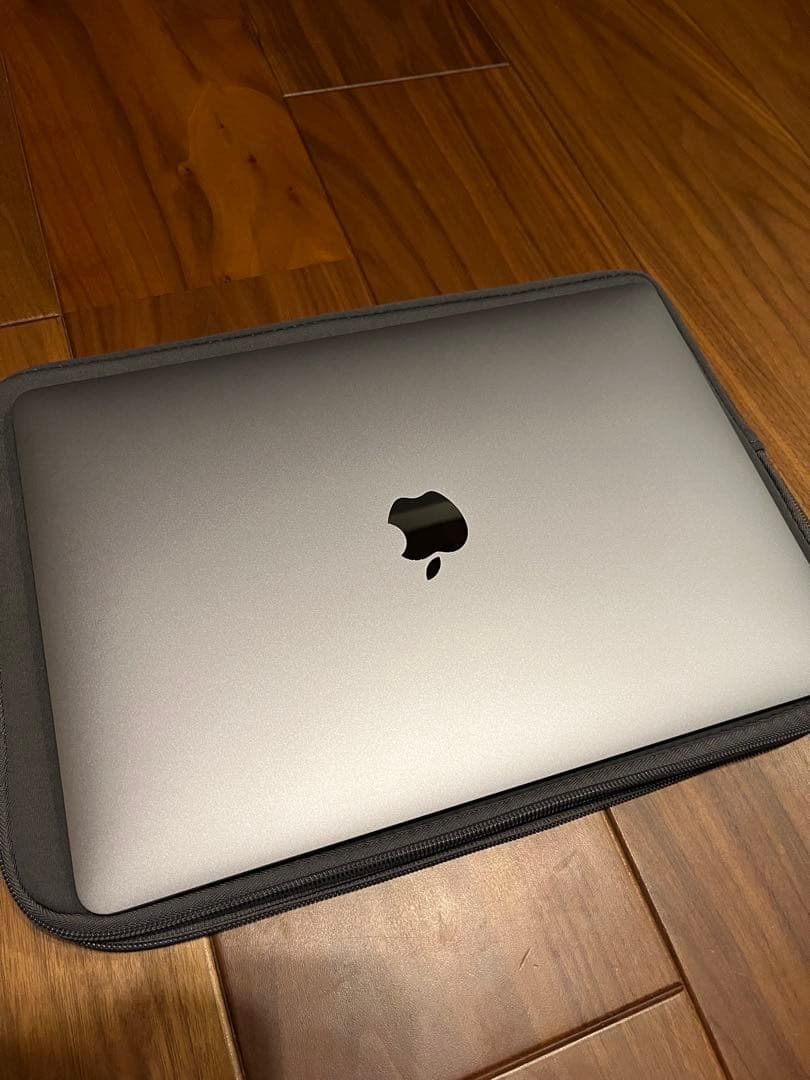 【極美品】Apple MacBook Air 13インチ A2337
