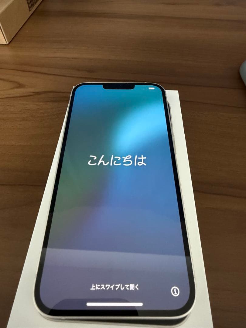 Apple iPhone 14 Plusのホワイトモデル