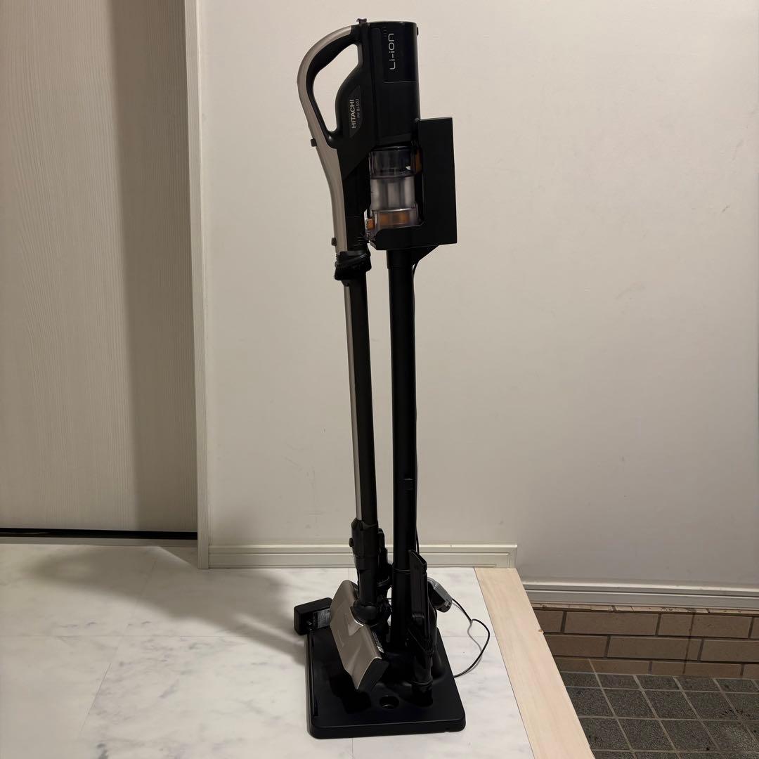 ヒマワリ　日立充電式掃除機パワかるスティック　スタンド・説明書付き