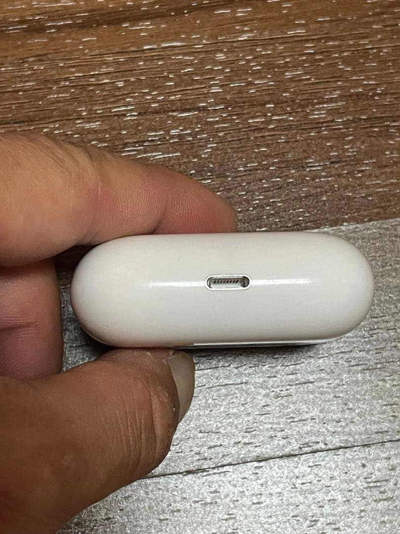 AirPods Pro ホワイト 右と充電ケース