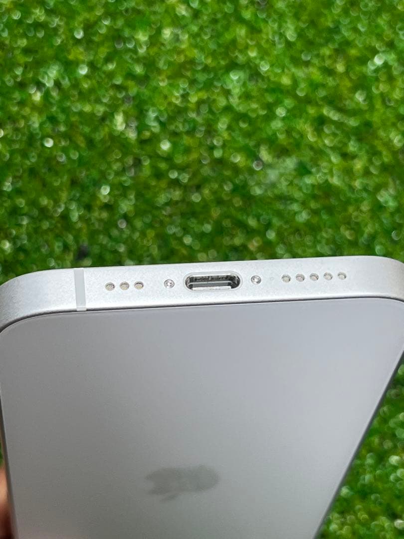 iPhone16e 128GB ホワイト SIMフリー IOS 26