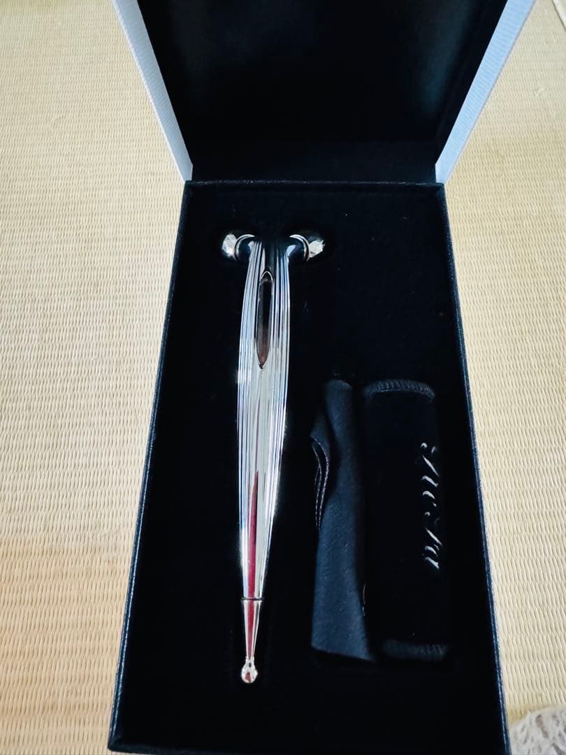正規品ReFa 公式購入　エスカラットレイ美顔ローラー 収納ケース付2回のみ使用