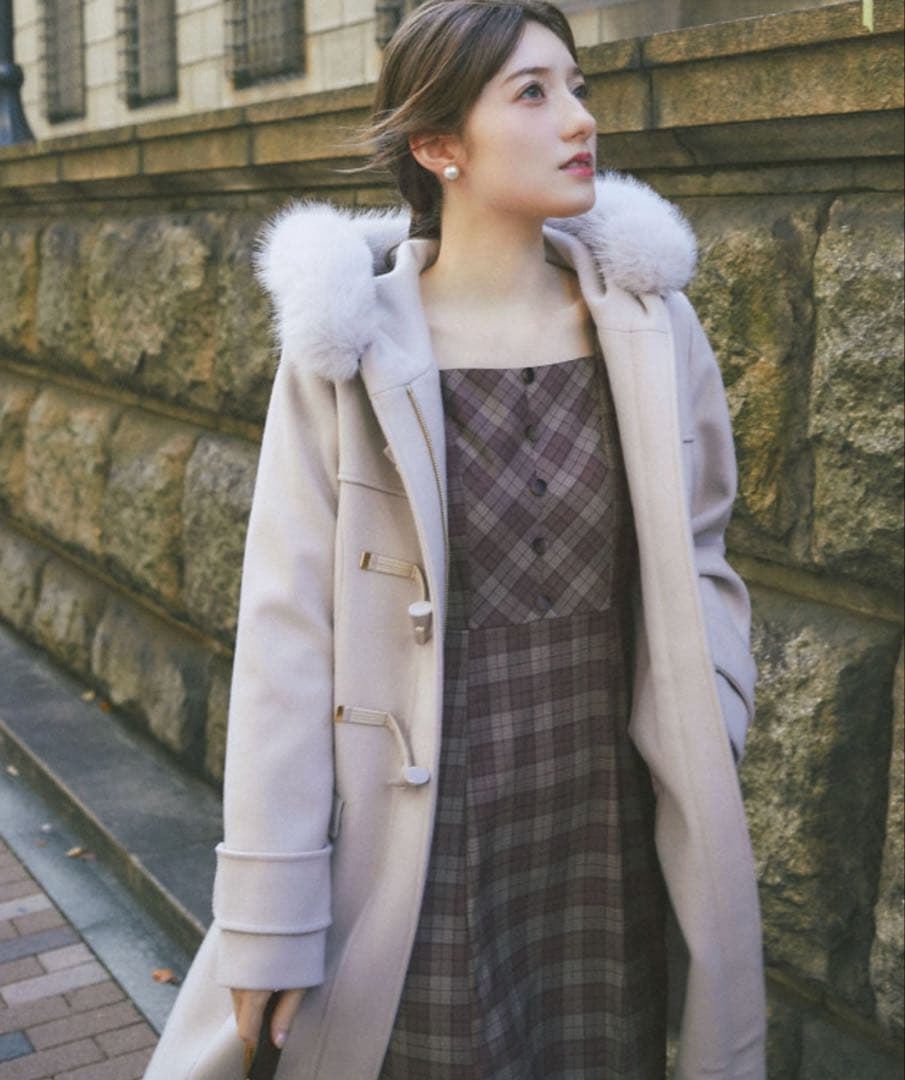 取り外し可能なファー付きフィット＆フレアシルエットダッフルコート　tocco