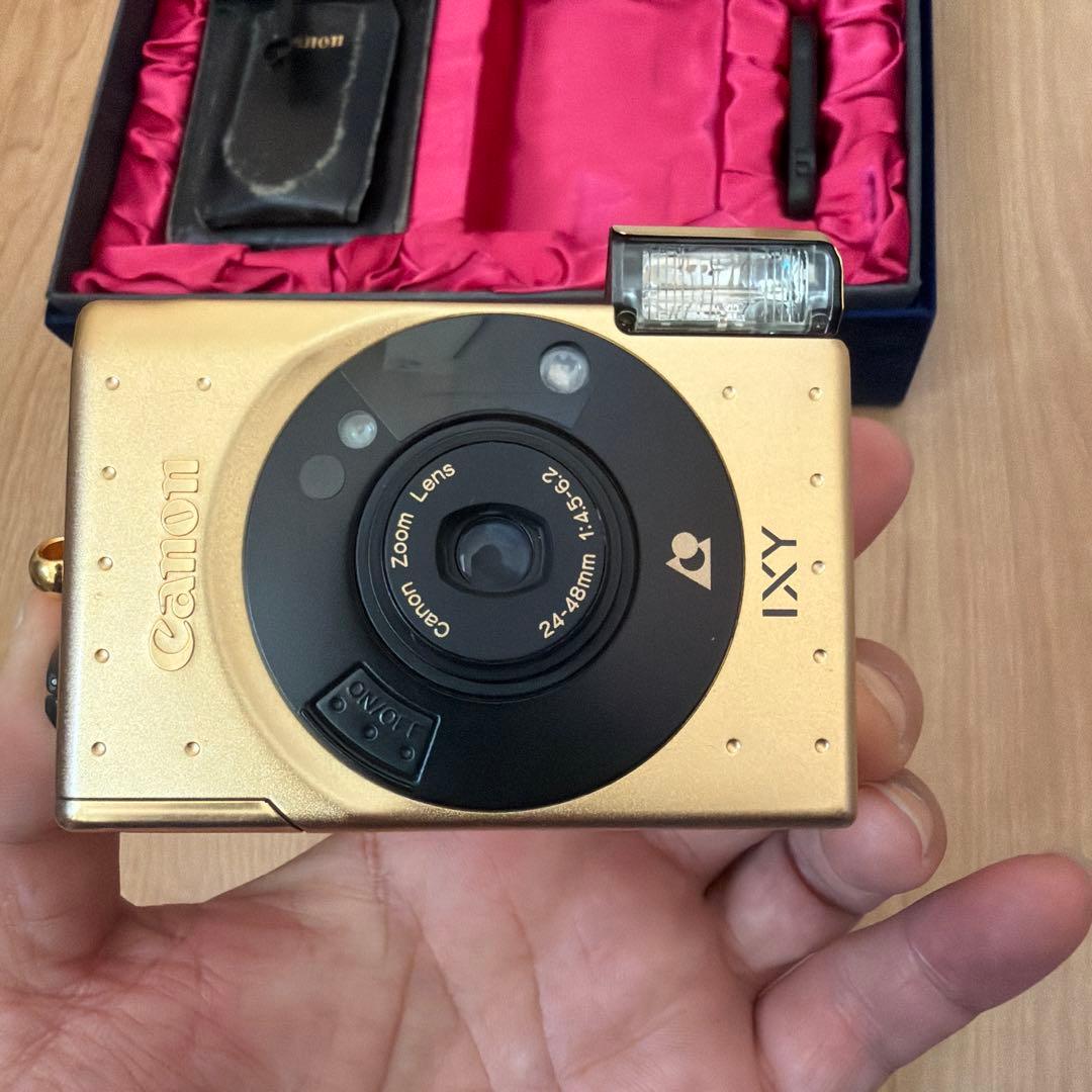 キヤノン60周年を記念して発売された特別限定モデルです。