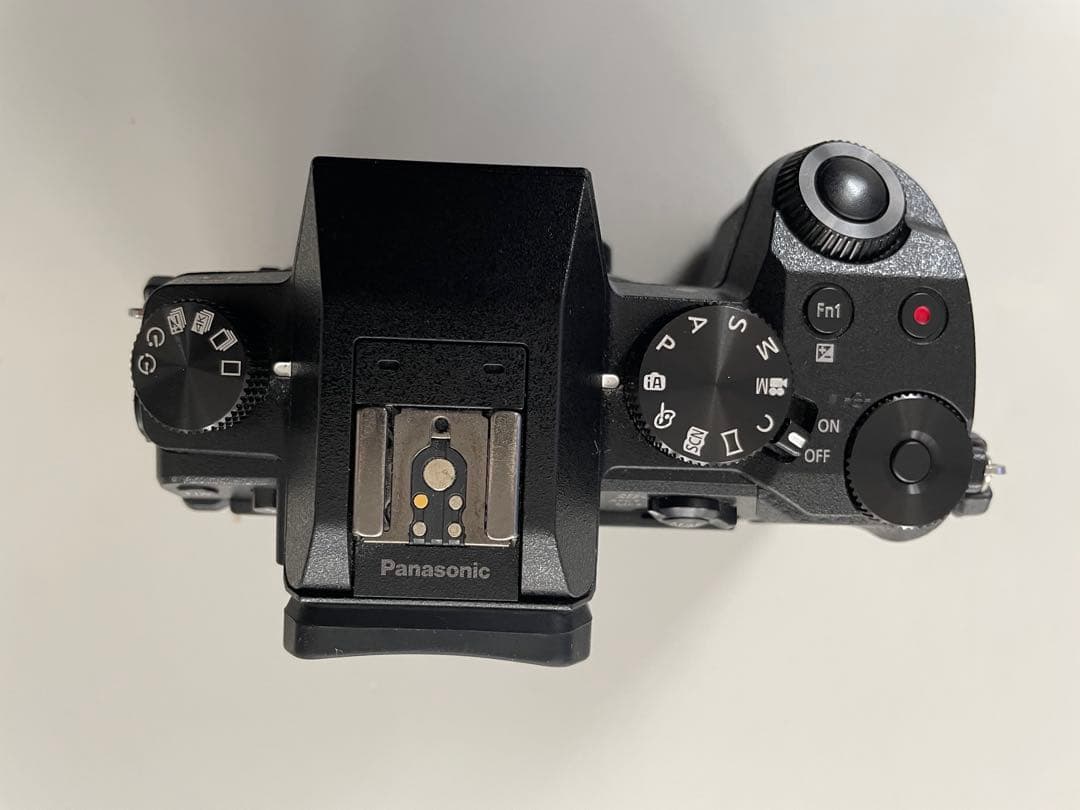 LUMIX G7 ミラーレス一眼 本体と付属品