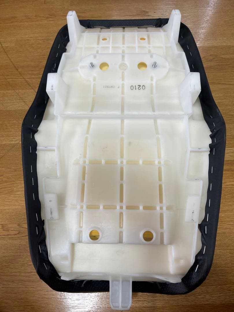 zrx1200ダエグ純正シート[美品]