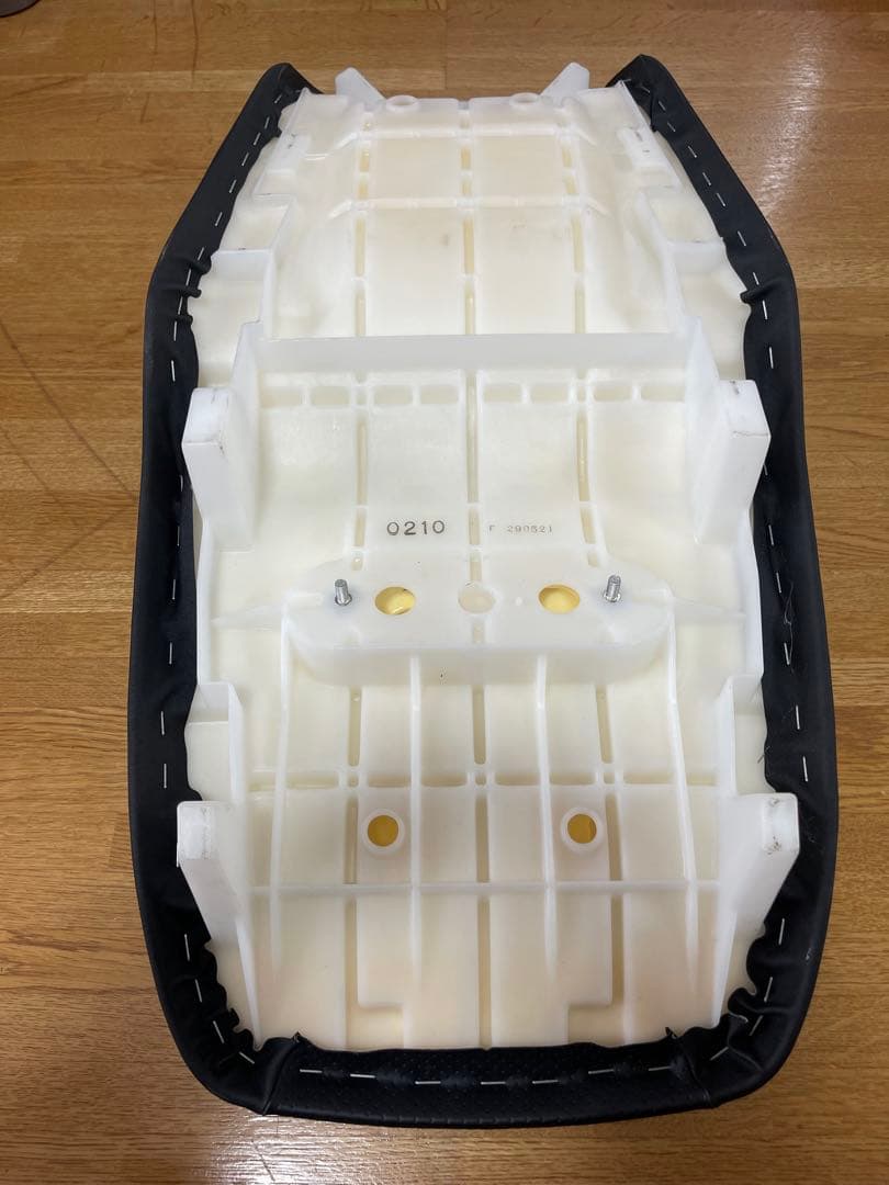 zrx1200ダエグ純正シート[美品]