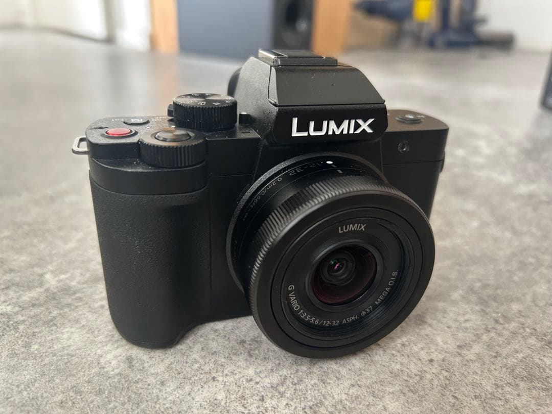 LUMIX DC-G100DK ミラーレス一眼カメラ