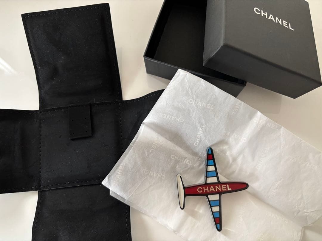 CHANEL シャネル エアライン レジンブローチ　1回着用【極美品】