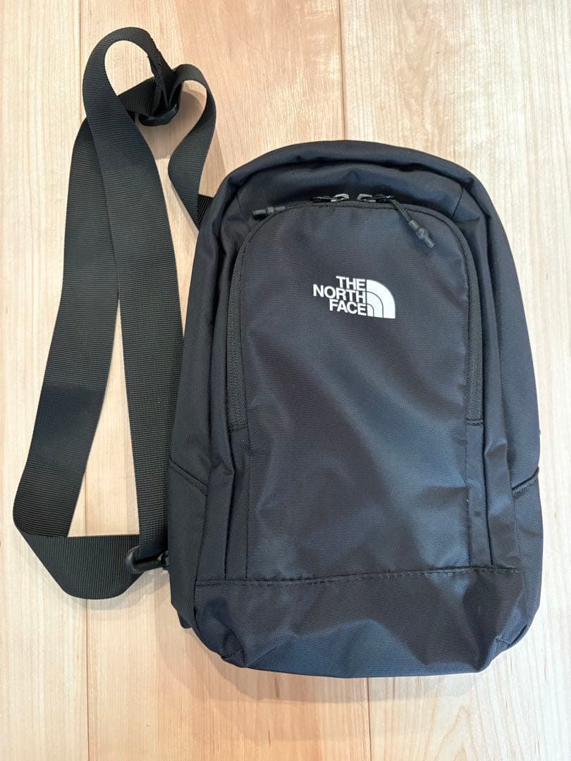 ノースフェイス　ボディバッグ　ワンウェイバッグ　スリングバッグ