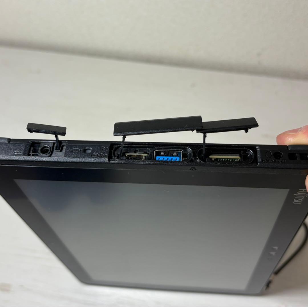富士通 Windows11タブレット