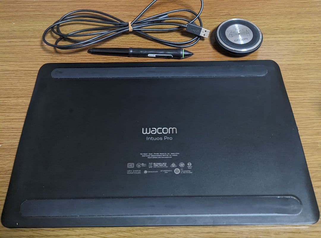 動作確認済 Wacom Intuos Pro PTH-660 ペンタブレット