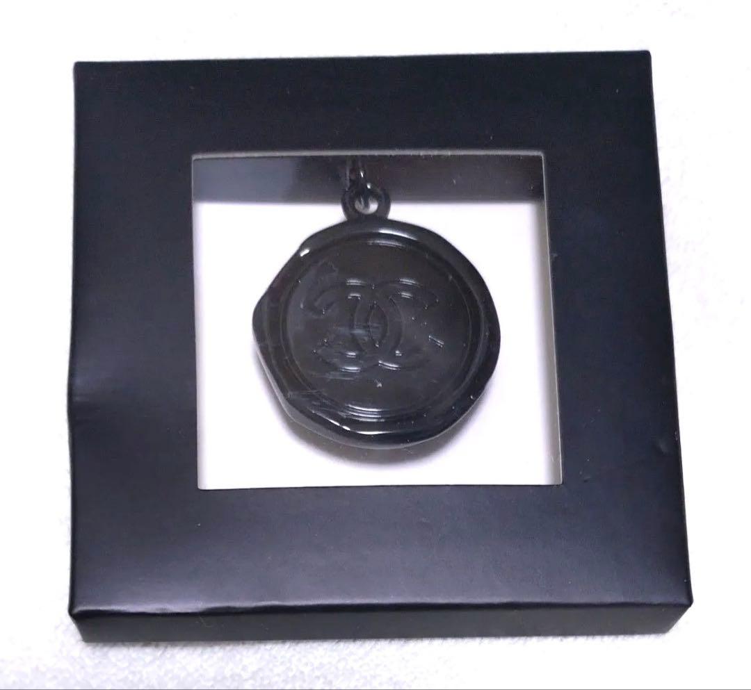 CHANEL ブラック ロゴ ペンダント ネックレス ユニセックス